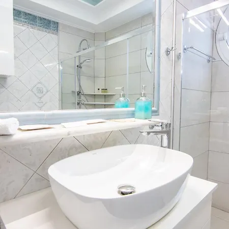 Eleni Apartment *